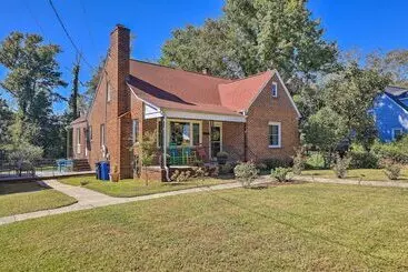 コテージ Convenient Jacksonville Home W/ Yard & Patio!