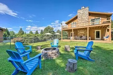 Mökkimajoitus Family Winter Retreat W/ Hot Tub: 14 Mi To Slopes!