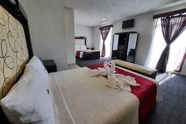 ホテル Sierra Norte Inn