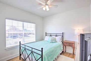 コテージ Pensacola Beach Home: 1 Block To Beach Access