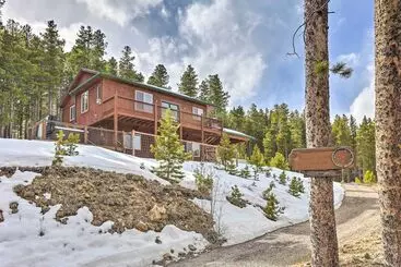 コテージ Secluded Retreat W/ Mountain Views In Evergreen