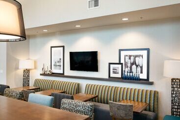 هتل Hampton Inn & Suites By Hilton Seattle/northgate
