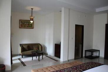 בית מלון כפרי Luta Resort Toraja