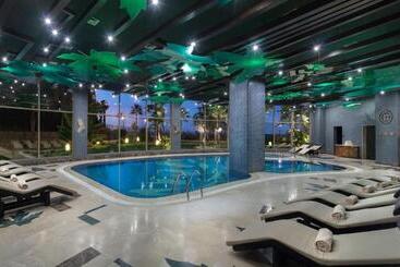 Merit Royal Premium Hotel Casino & Spa