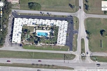 Warm Mineral Springs Motel