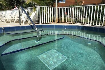 Warm Mineral Springs Motel