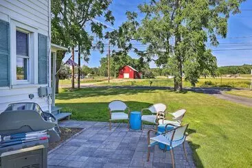 Mökkimajoitus Finger Lakes Farm Retreat: Walk To Wineries!