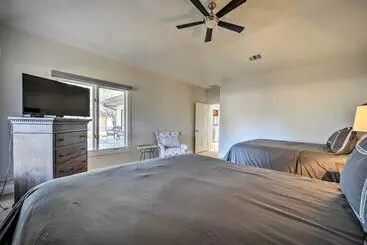 Lovely Spicewood Cottage W/ Patio & Grill!