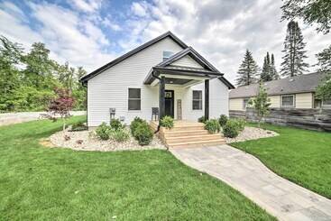 Landhus Newly Built Gilletts Lake Gem: Dock & Hot Tub