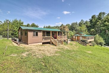 Hus på landet Grill & River Access: Tiny Cabin In Sparta!