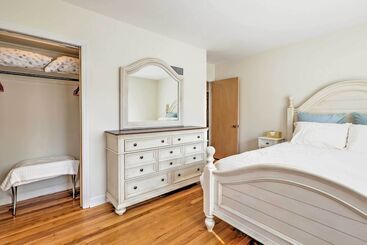 Kır Evi Williams Bay Retreat: Walk To Lake Geneva & Town!