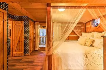コテージ Pigeon Forge Cabin W/ Private Hot Tub!