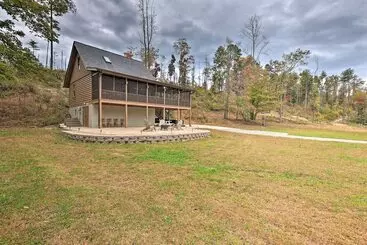 コテージ Remote Mountain Escape W/ Hot Tub & 122 Acres!