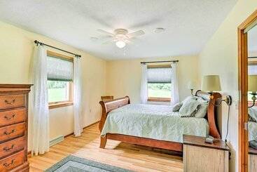 קוטג'' Ovid Home W/ Lake Views On Cayuga Wine Trail!