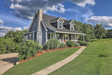 Hus på landet Williamstown Gem W/ Private Pool & Hot Tub!