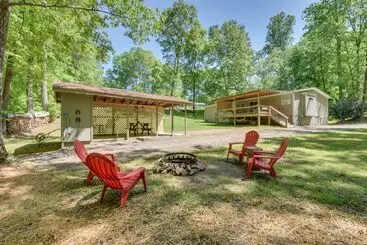 Mökkimajoitus Woodsy Hayesville Home On Jackrabbit Trail!