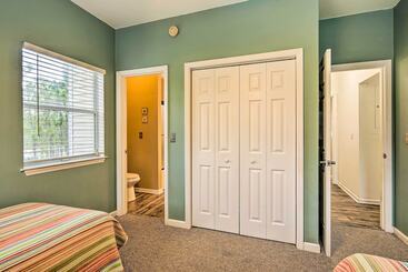 Dom wiejski Awesome St George Island Home, Walk To Beach!