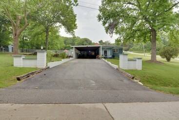 Mökkimajoitus Bright Springfield Home: Walk To Nature Center!