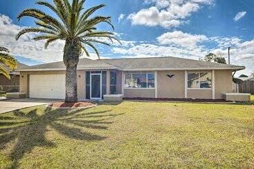 Mökkimajoitus Lanai, Grill & Pets Welcome: Cape Coral Home