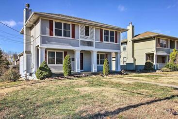 کلبه Central Kansas City Home < 3 Mi To Downtown!