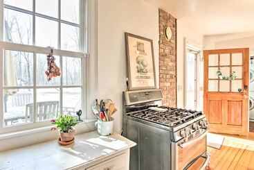 بيت ريفى Charming Sharon Dwelling W/ Deck & Fire Pit!