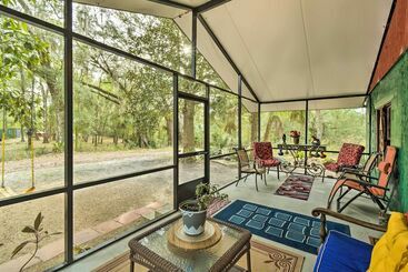 Dom wiejski Crescent City Hideaway W/ Screened Porch!