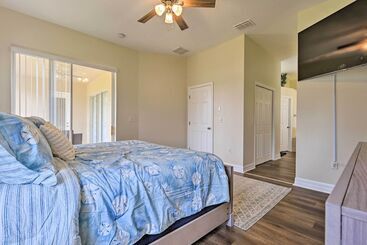 קוטג'' Modern Retreat W/ Screened Porch & Game Room!