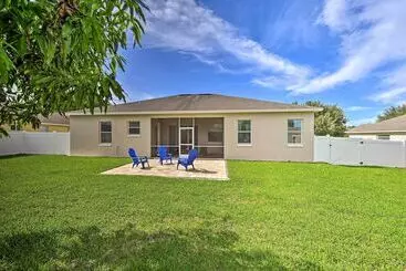 コテージ Modern Retreat W/ Screened Porch & Game Room!