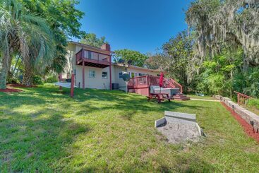 Landhus Ocklawaha Lake House W/ Private Hot Tub & Views!