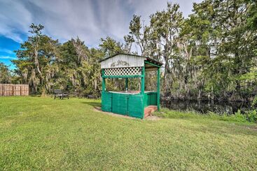 Hus på landet Peaceful Canal Front Retreat W/ Boathouse!