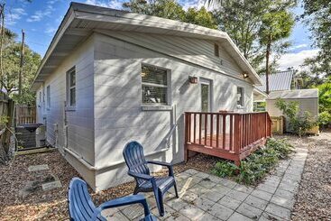 The Cottage Jewel Pet Friendly Home: Fenced Yard