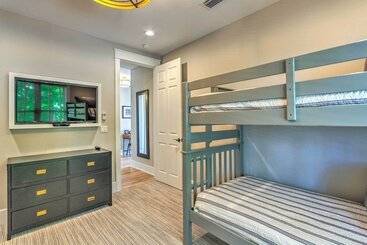 بيت ريفى Sunny Fl Home  Miss Millies Landing  W/ Deck!