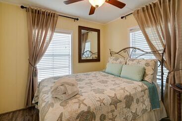 קוטג'' Walk To Ocean: Surfside Beach Home W/ Pool Access