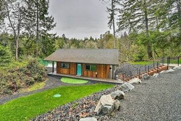 Hus på landet Dreamy Bayfront Cabin W/ View, Dock & Kayaks