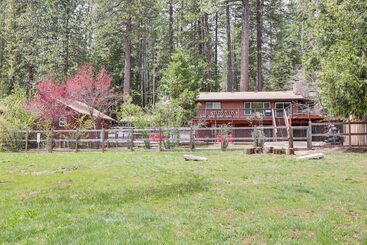 Casa Rural Furnished Deck & Nat L Forest Views: Arnold Cabin