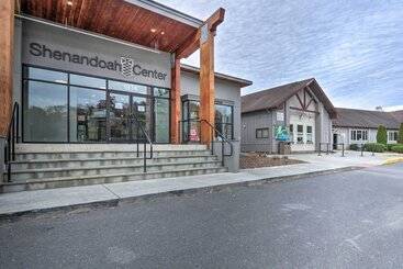 Casa Rural Fireside Lodge: A Frame In Bryce Resort W/ Decks