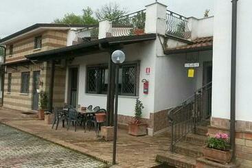 فندق ريفى Agriturismo Borgonuovo Sant Agata