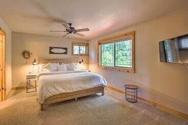 קוטג'' Cle Elum Lake Home W/ Hot Tub & Mountain Views