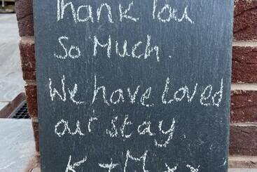 بيت ريفى Shepherd S Hut In A Herefordshire Cider Orchard