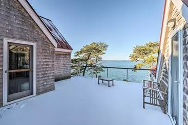 Landhus Spacious Phippsburg Home W/ Oceanfront Views