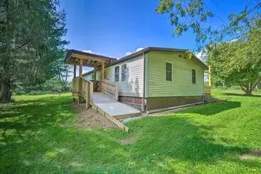 Mökkimajoitus Take 5 Relax, Rest, Refresh  With Yard & Pond!