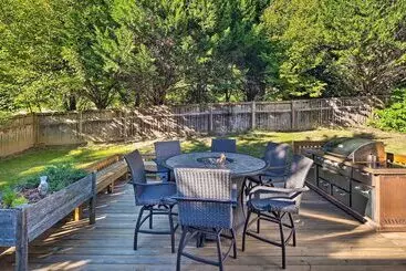 コテージ Arden Vacation Rental: 12 Mi To Downtown Asheville