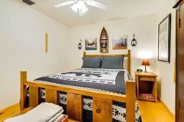 Mökkimajoitus Murphy Family Cabin W/ Fire Pit & Forest Views!