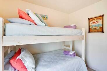 קוטג'' Dunn Dreamin : Hot Tub, Pirate Fort, & Fire Pit!