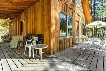 Mökkimajoitus Marble Hideaway  Cabin W/ Mountain Views + Deck!