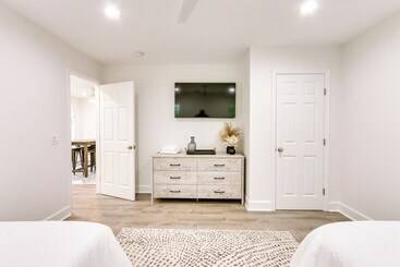 茅舍 Golf, Dine & Swim: Sleek Palmetto Dunes Home!