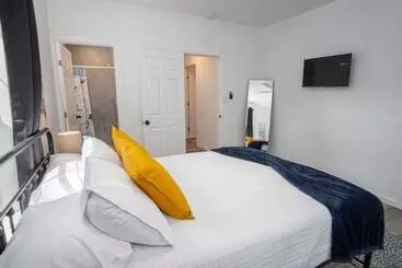 コテージ Charming 4br/2ba Only 5 Mins Downtown & Riverwalk