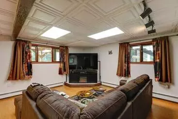 Mökkimajoitus Ideally Located Fairbanks Vacation Rental!