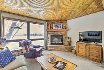 بيت ريفى Lakefront Mercer Home: Private Dock & Kayaks!