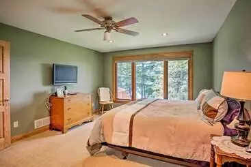 コテージ Private Retreat W/ Dock On Middle Eau Claire Lake!